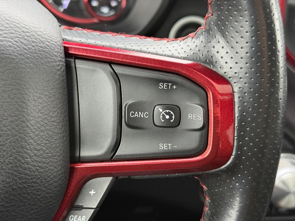 Ram 1500 Vehicle Full-screen Gallery Image 16