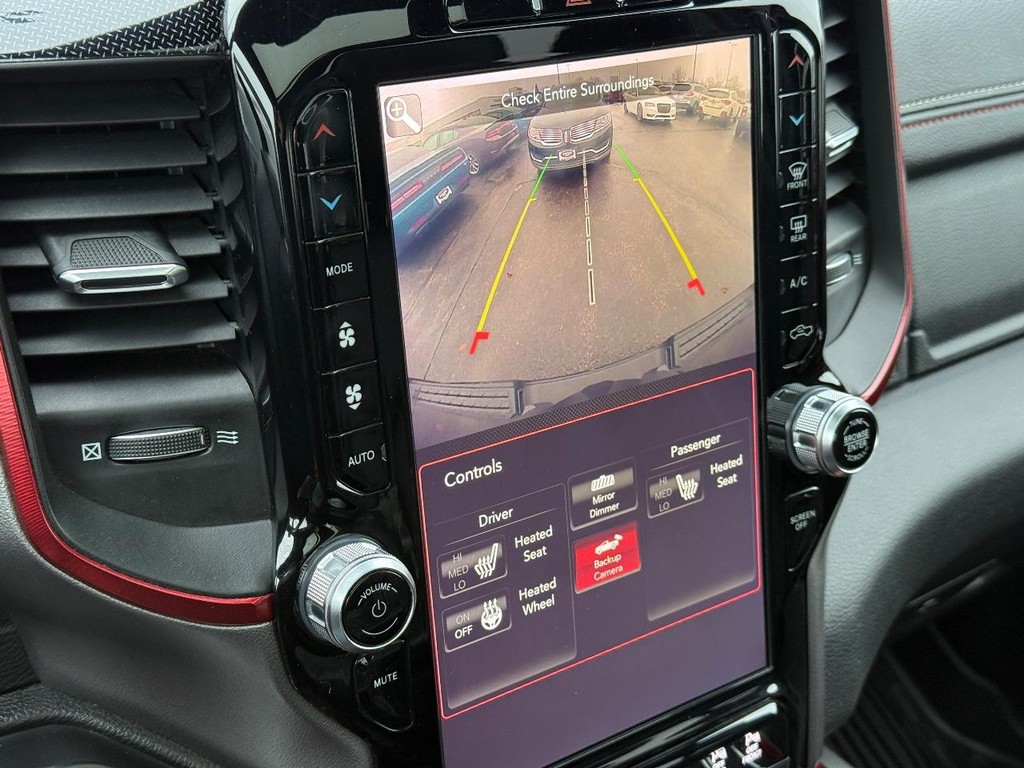 Ram 1500 Vehicle Full-screen Gallery Image 19