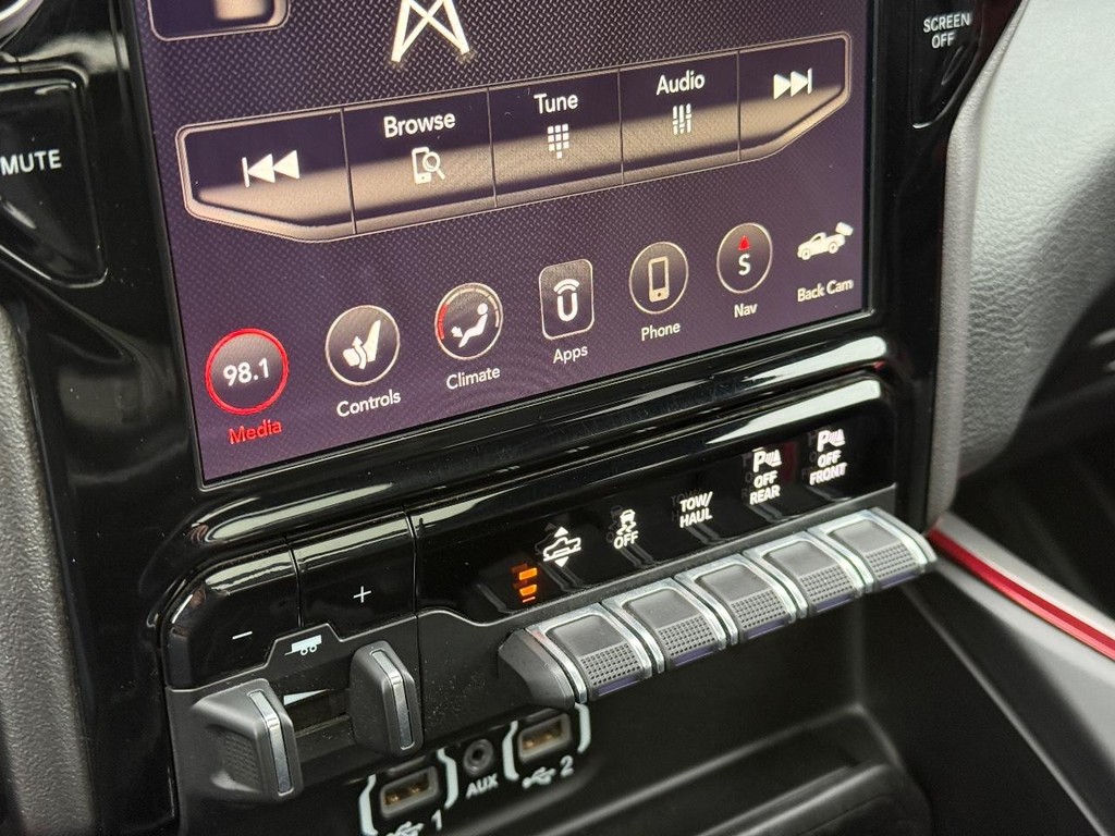 Ram 1500 Vehicle Full-screen Gallery Image 23