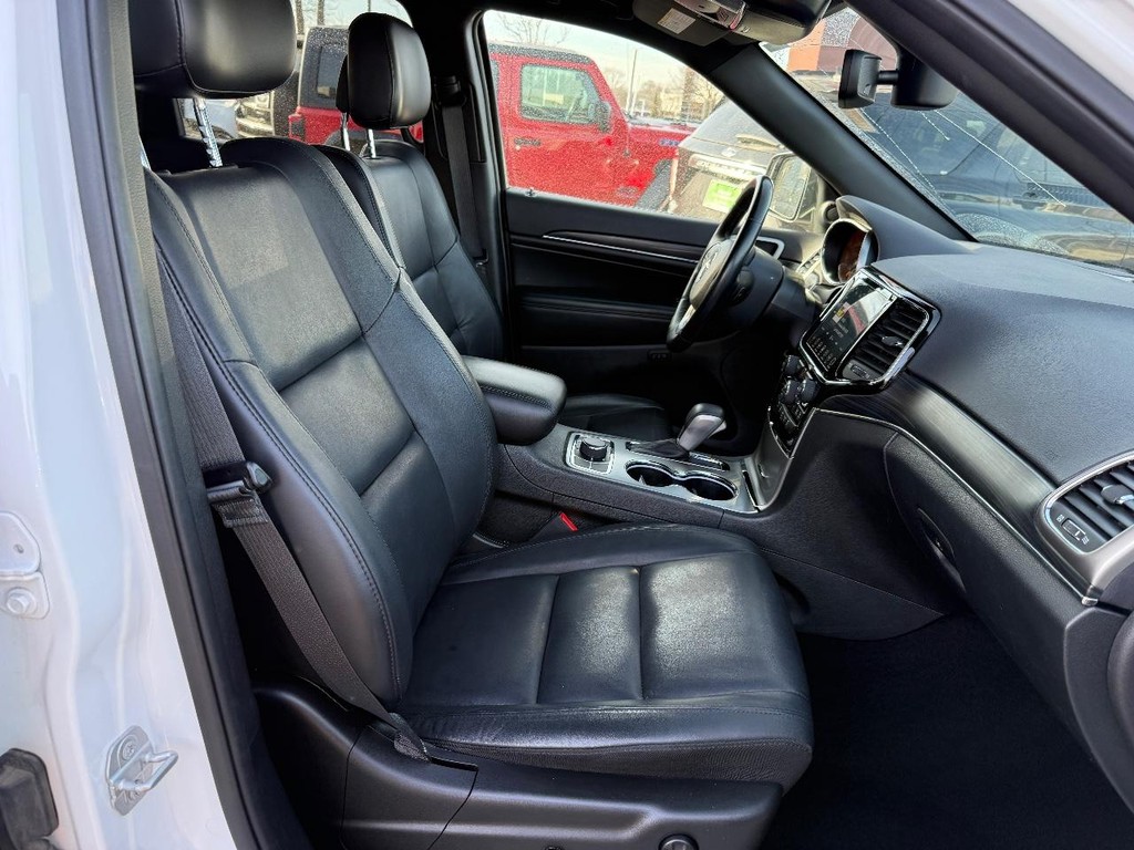 Jeep Grand Cherokee Vehicle Full-screen Gallery Image 06