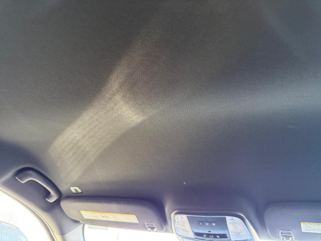 Jeep Grand Cherokee Vehicle Full-screen Gallery Image 09