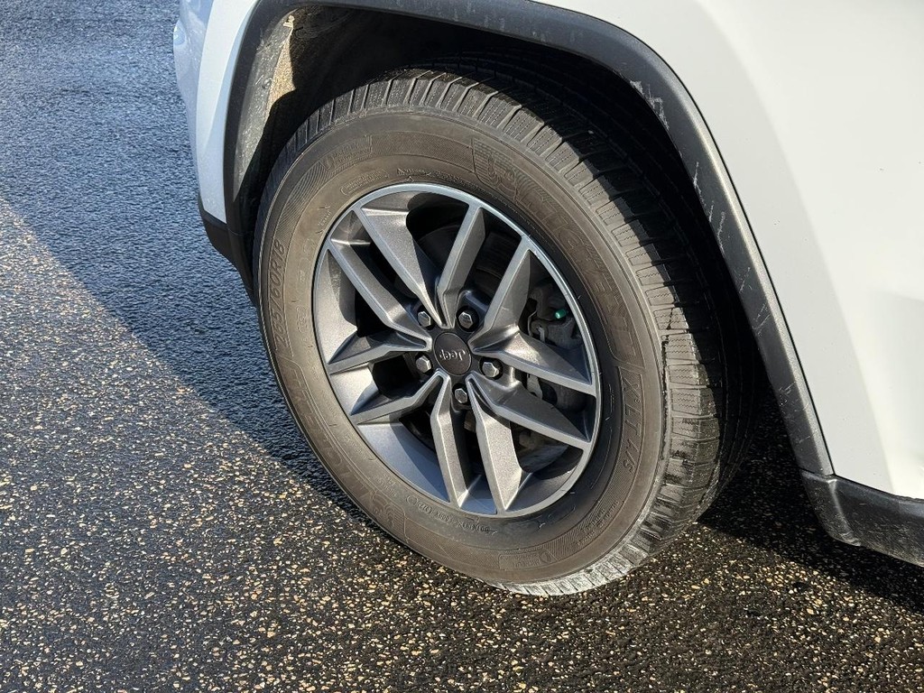 Jeep Grand Cherokee Vehicle Full-screen Gallery Image 10