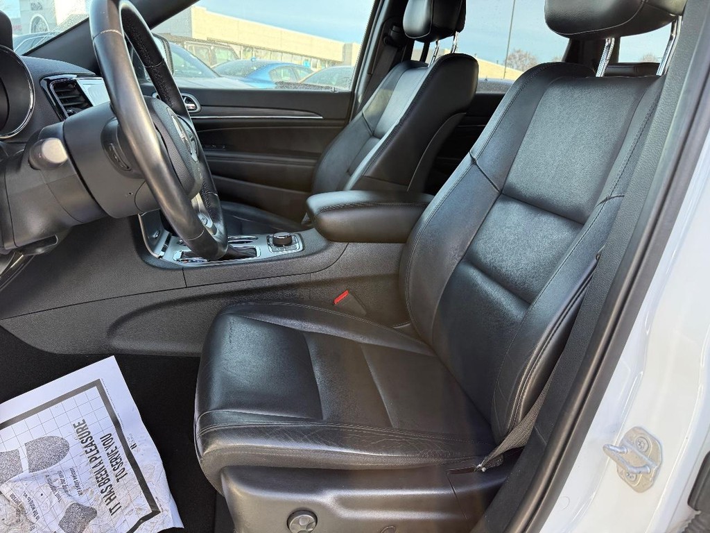 Jeep Grand Cherokee Vehicle Full-screen Gallery Image 11