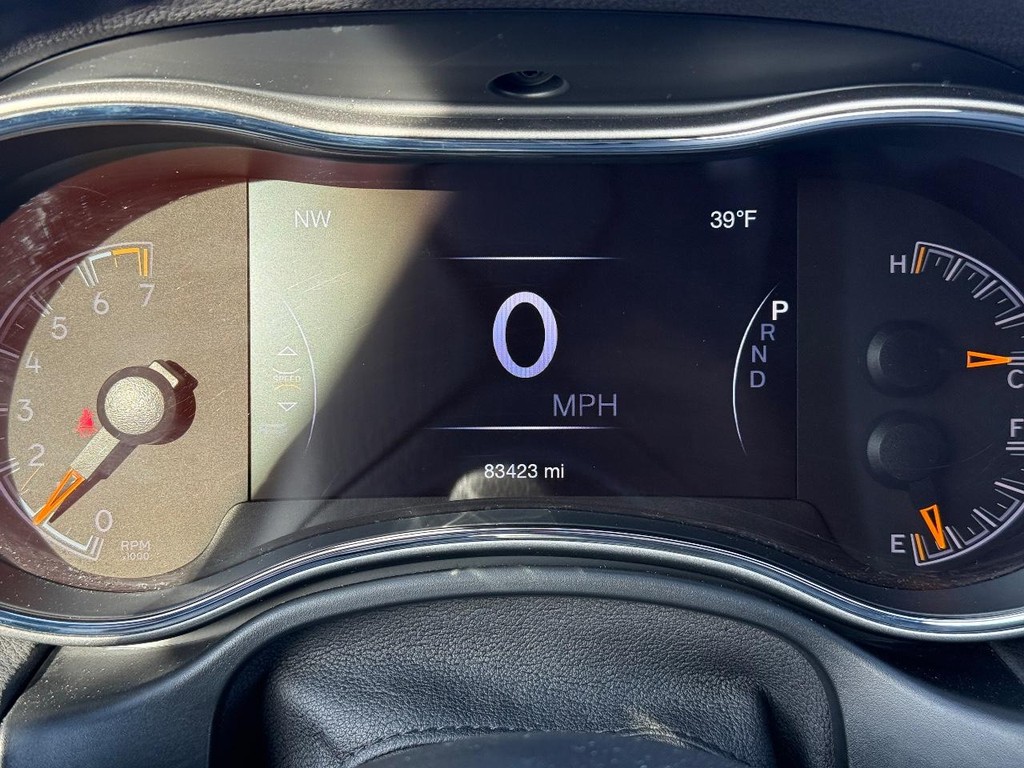 Jeep Grand Cherokee Vehicle Full-screen Gallery Image 14