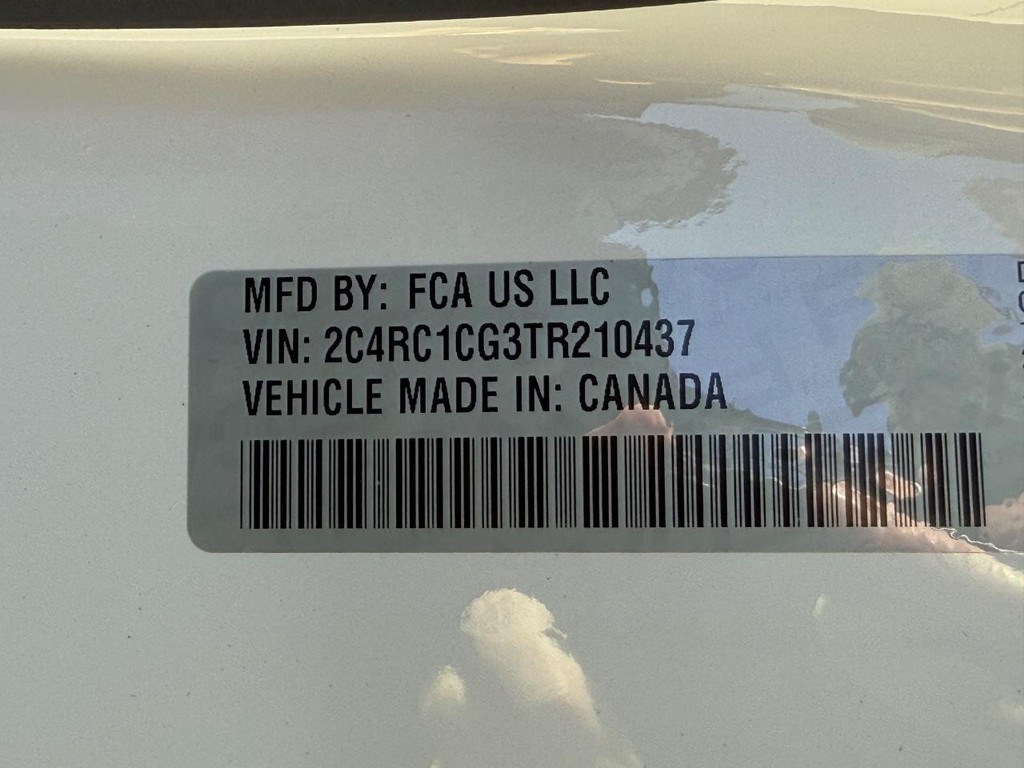 Chrysler Voyager Vehicle Full-screen Gallery Image 23