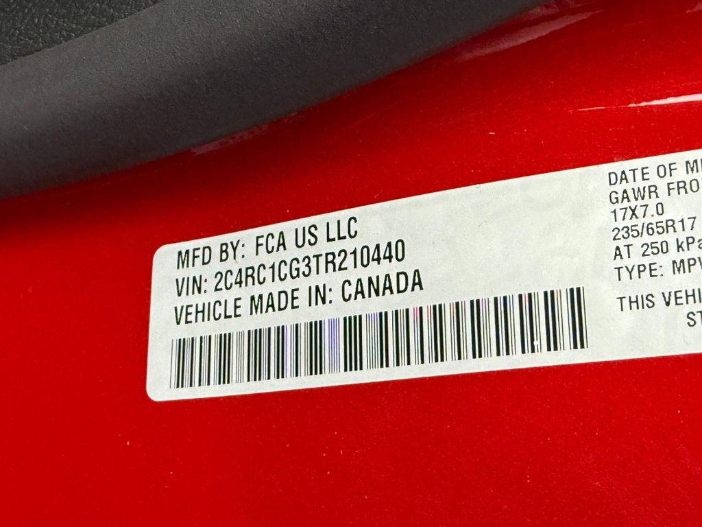 Chrysler Voyager Vehicle Full-screen Gallery Image 26