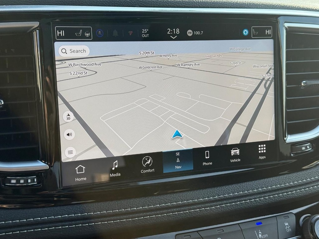 Chrysler Pacifica Vehicle Full-screen Gallery Image 14