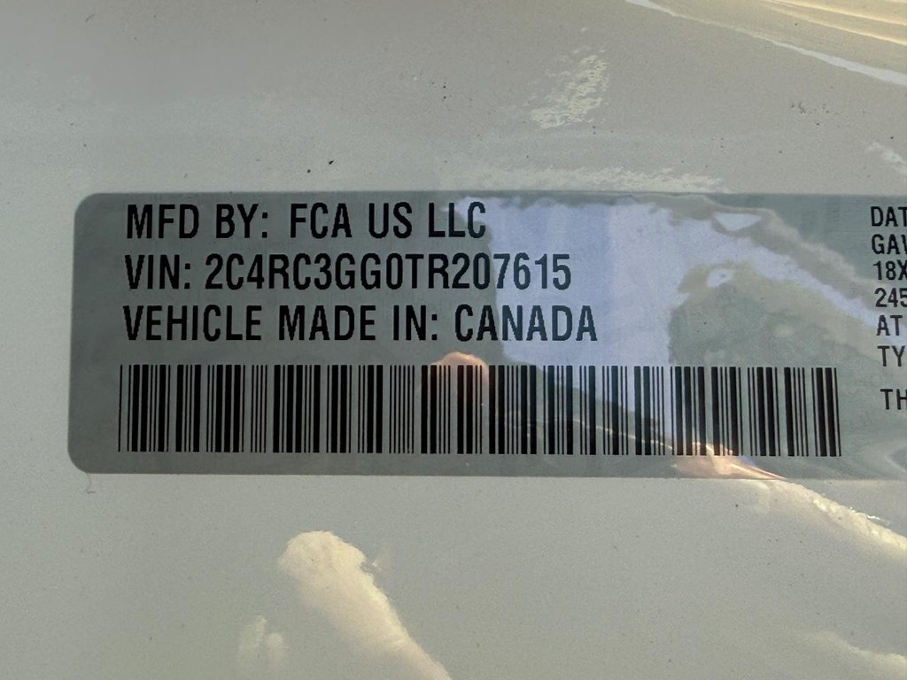 Chrysler Pacifica Vehicle Full-screen Gallery Image 22