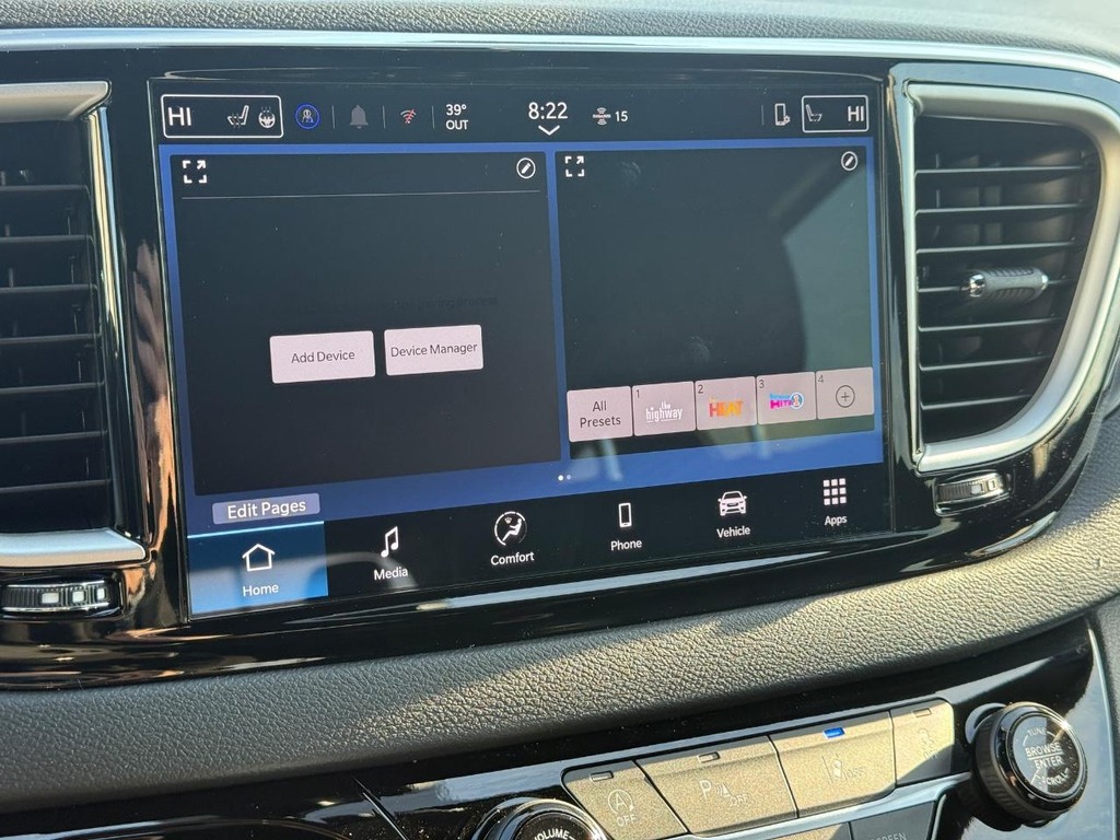 Chrysler Voyager Vehicle Full-screen Gallery Image 13