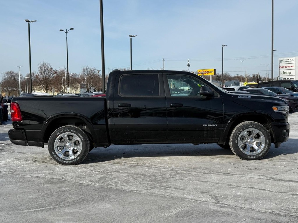 Ram 1500 Vehicle Full-screen Gallery Image 03