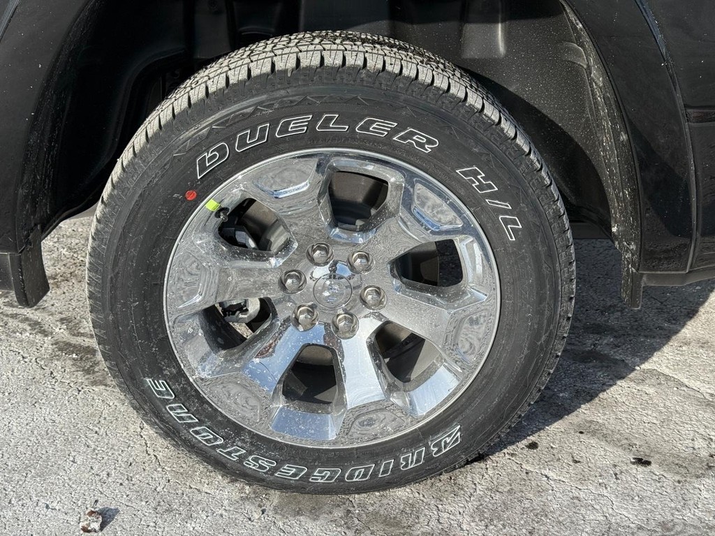 Ram 1500 Vehicle Full-screen Gallery Image 05