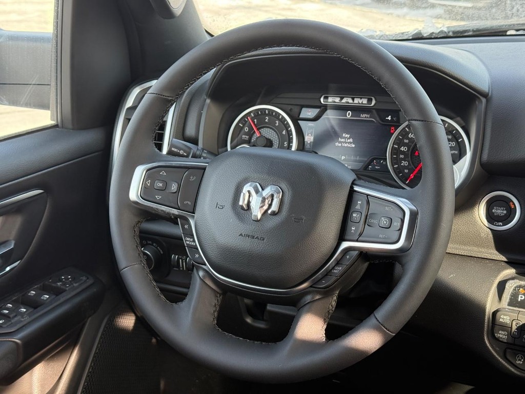 Ram 1500 Vehicle Full-screen Gallery Image 08