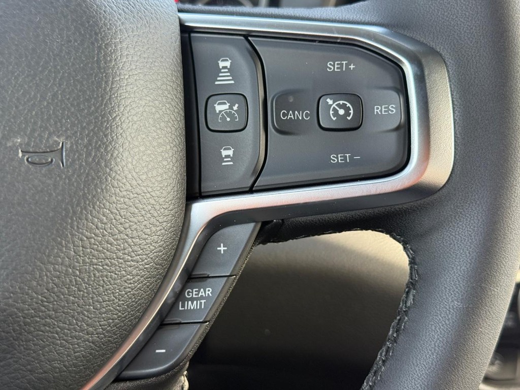 Ram 1500 Vehicle Full-screen Gallery Image 10