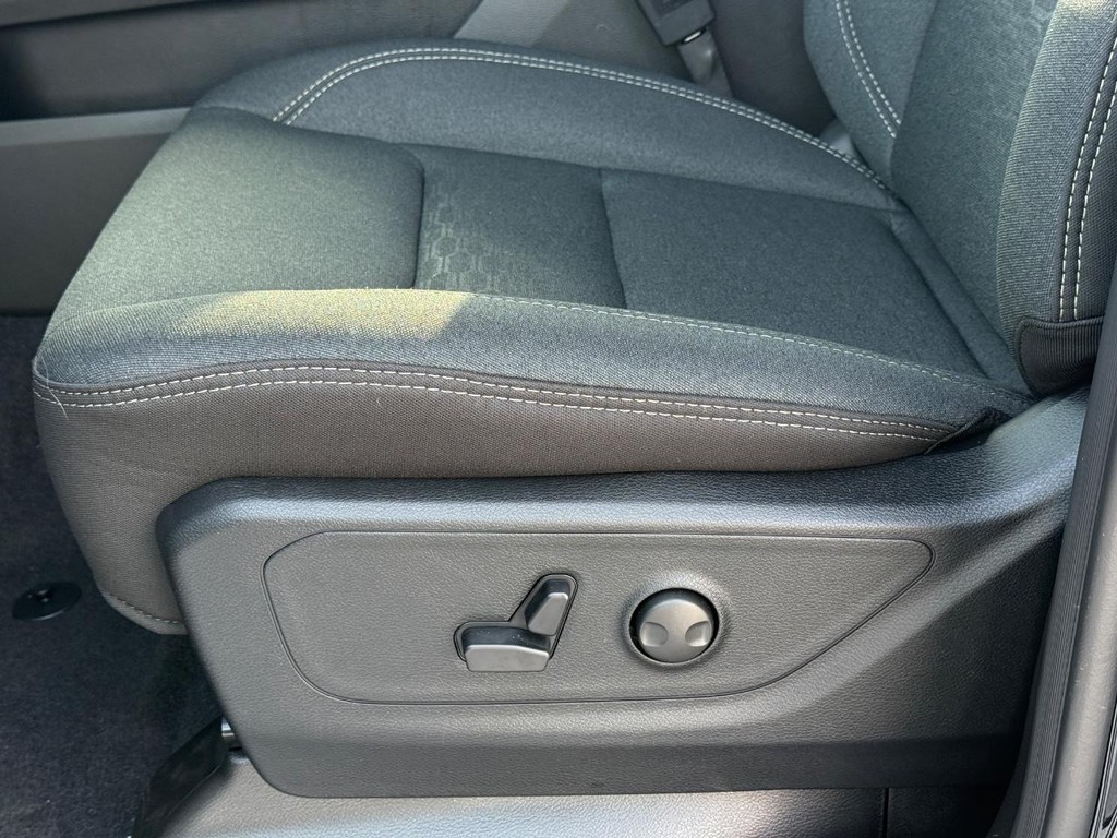 Ram 1500 Vehicle Full-screen Gallery Image 19