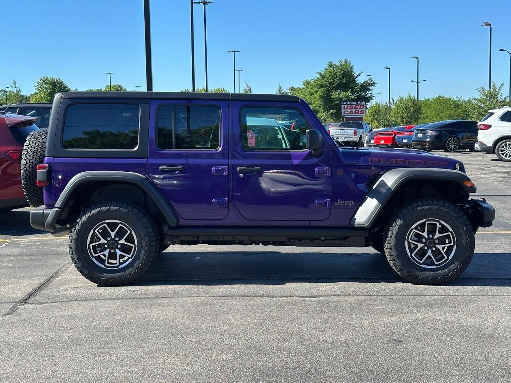Jeep Wrangler Vehicle Full-screen Gallery Image 03