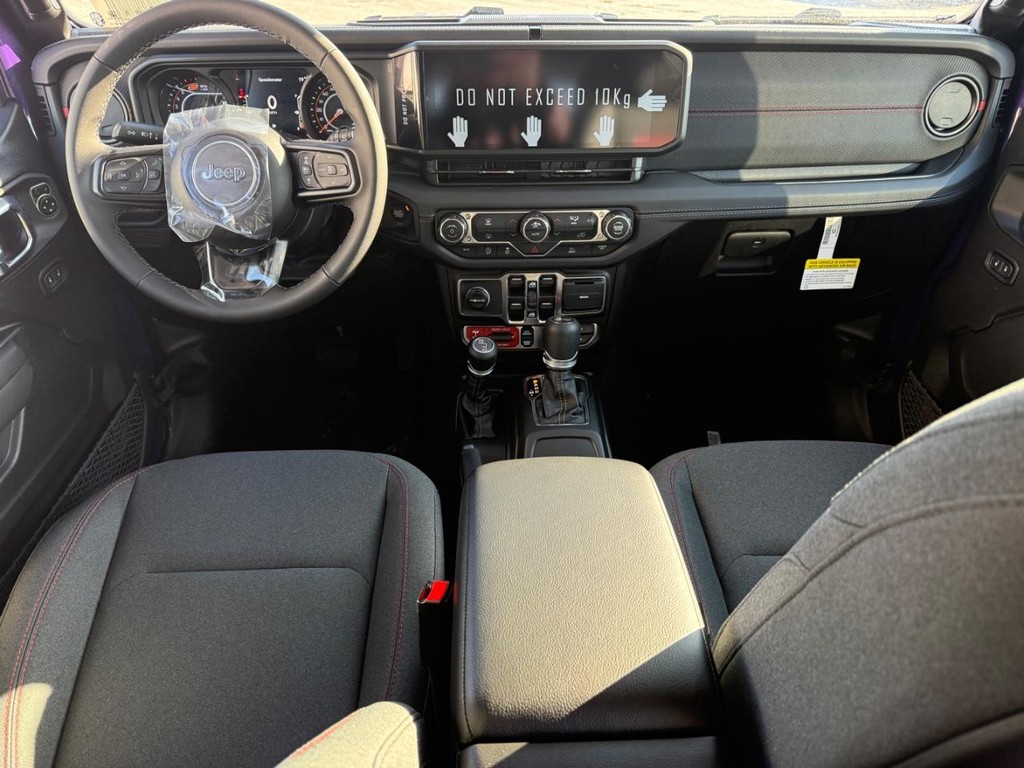 Jeep Wrangler Vehicle Full-screen Gallery Image 10