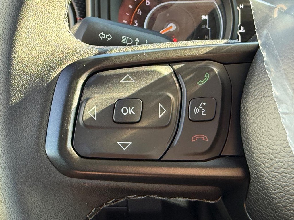 Jeep Wrangler Vehicle Full-screen Gallery Image 12