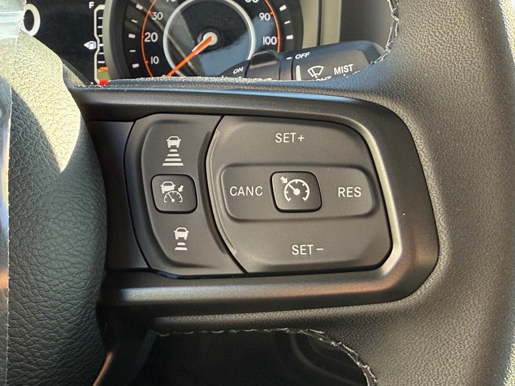 Jeep Wrangler Vehicle Full-screen Gallery Image 13