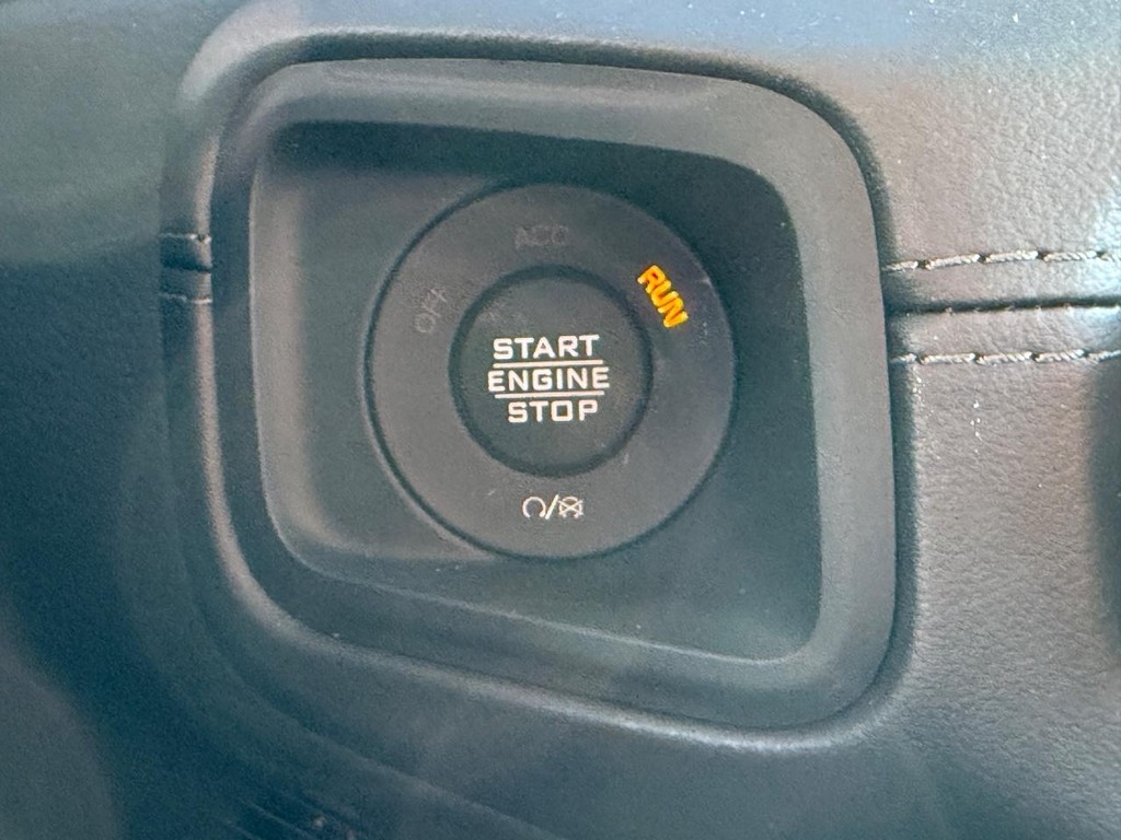 Jeep Wrangler Vehicle Full-screen Gallery Image 14