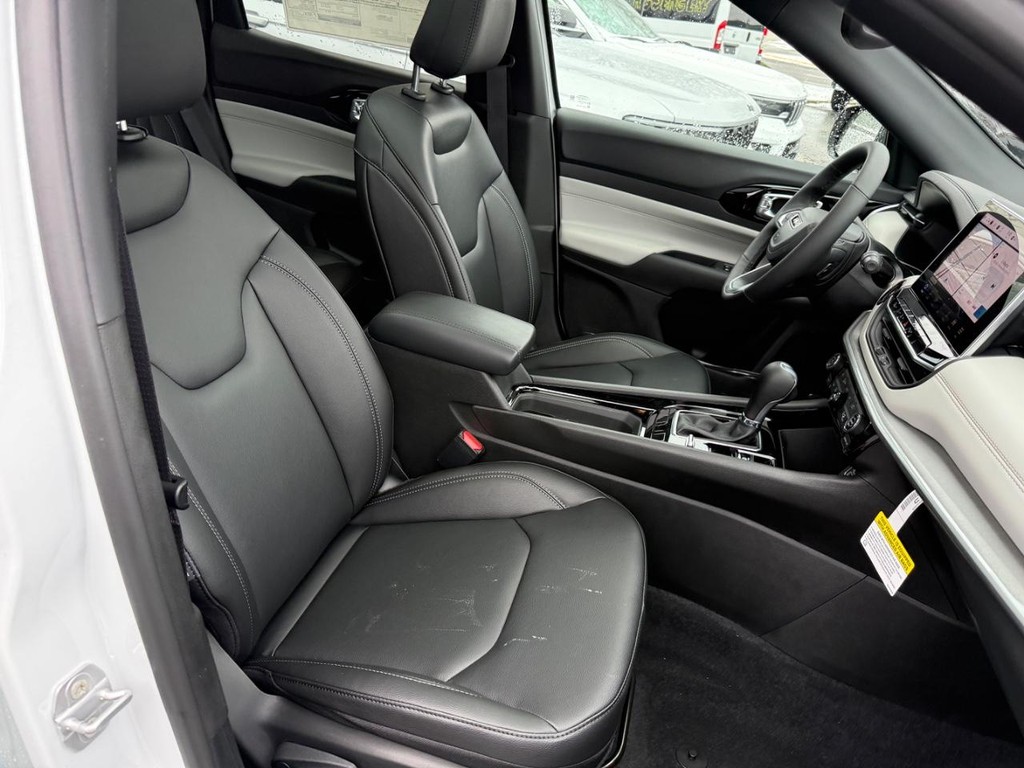 Jeep Compass Vehicle Full-screen Gallery Image 06