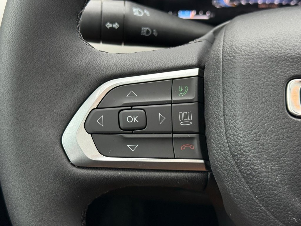 Jeep Compass Vehicle Full-screen Gallery Image 14