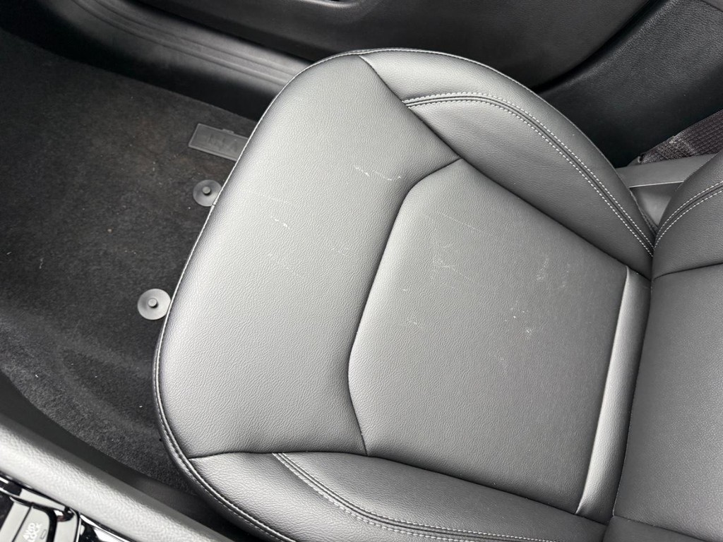 Jeep Compass Vehicle Full-screen Gallery Image 20