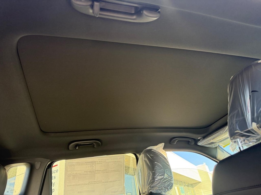 Jeep Compass Vehicle Full-screen Gallery Image 07