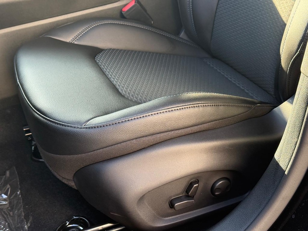 Jeep Compass Vehicle Full-screen Gallery Image 17