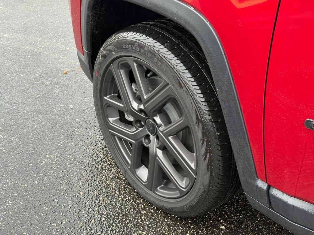 Jeep Compass Vehicle Full-screen Gallery Image 06