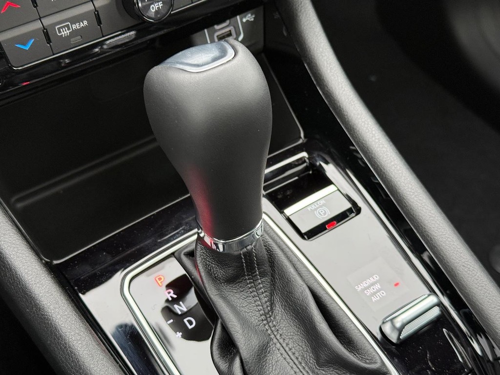 Jeep Compass Vehicle Full-screen Gallery Image 23