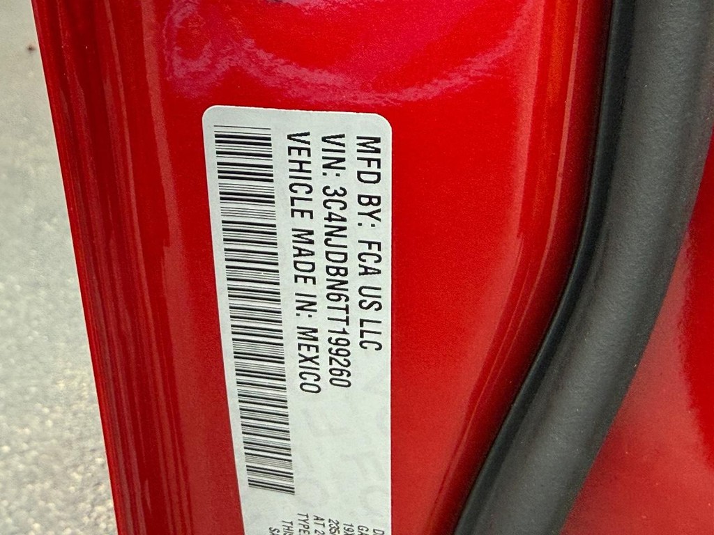 Jeep Compass Vehicle Full-screen Gallery Image 24