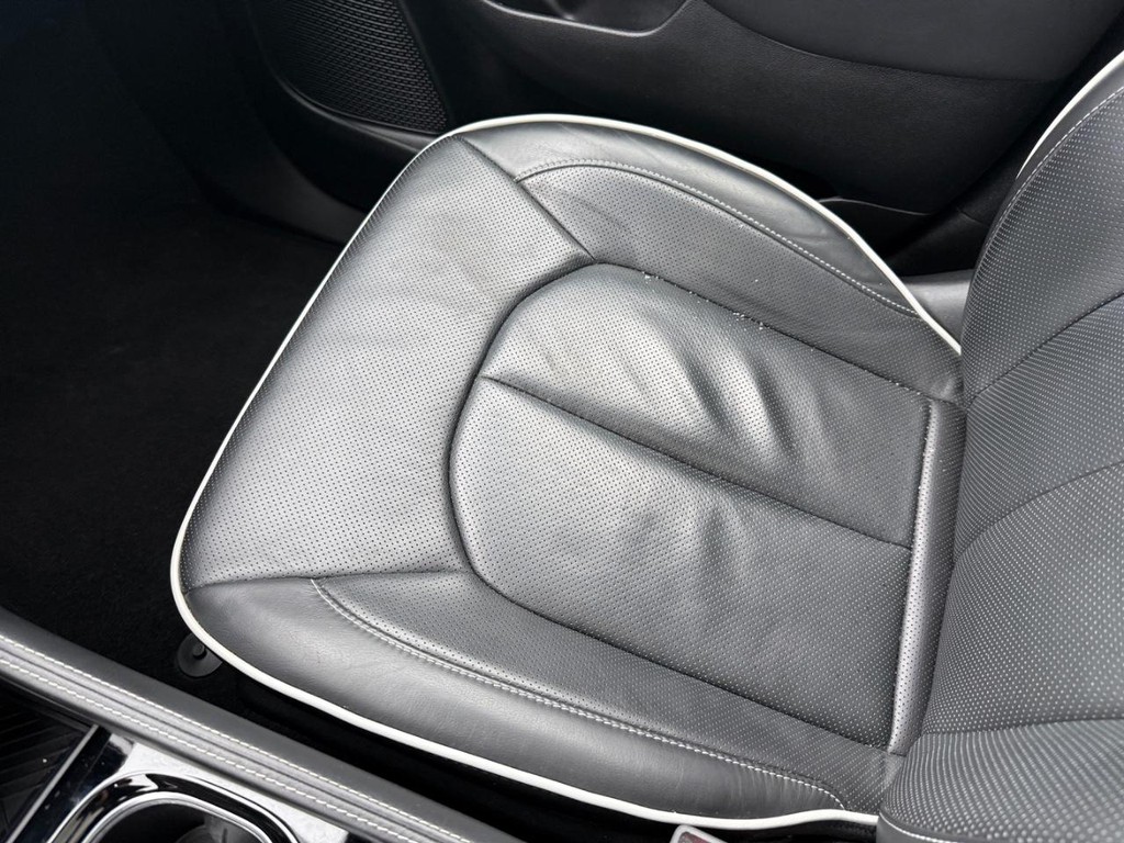 Chrysler Pacifica Vehicle Full-screen Gallery Image 21