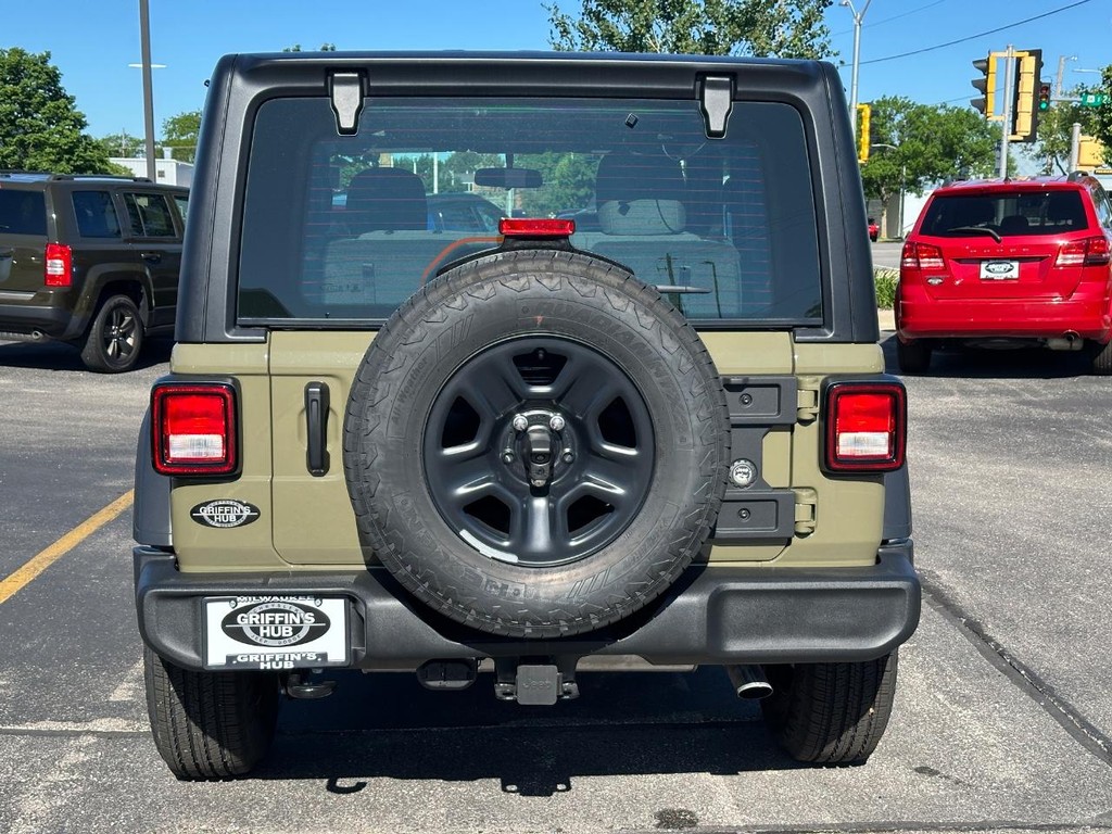 Jeep Wrangler Vehicle Full-screen Gallery Image 05