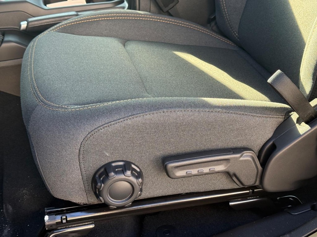 Jeep Wrangler Vehicle Full-screen Gallery Image 18