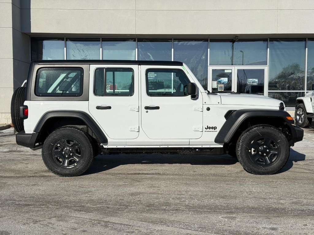 Jeep Wrangler Vehicle Full-screen Gallery Image 03
