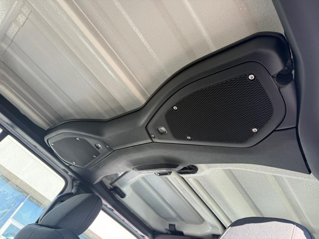 Jeep Wrangler Vehicle Full-screen Gallery Image 07
