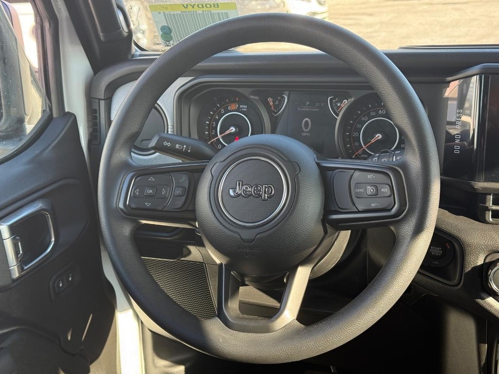 Jeep Wrangler Vehicle Full-screen Gallery Image 09