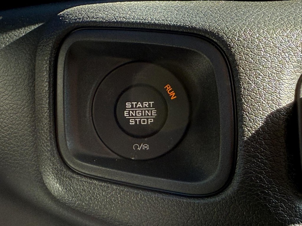 Jeep Wrangler Vehicle Full-screen Gallery Image 12