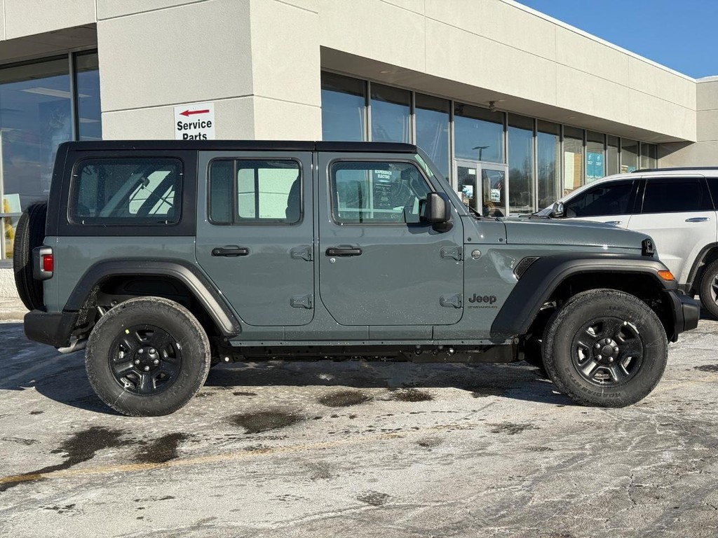 Jeep Wrangler Vehicle Full-screen Gallery Image 03