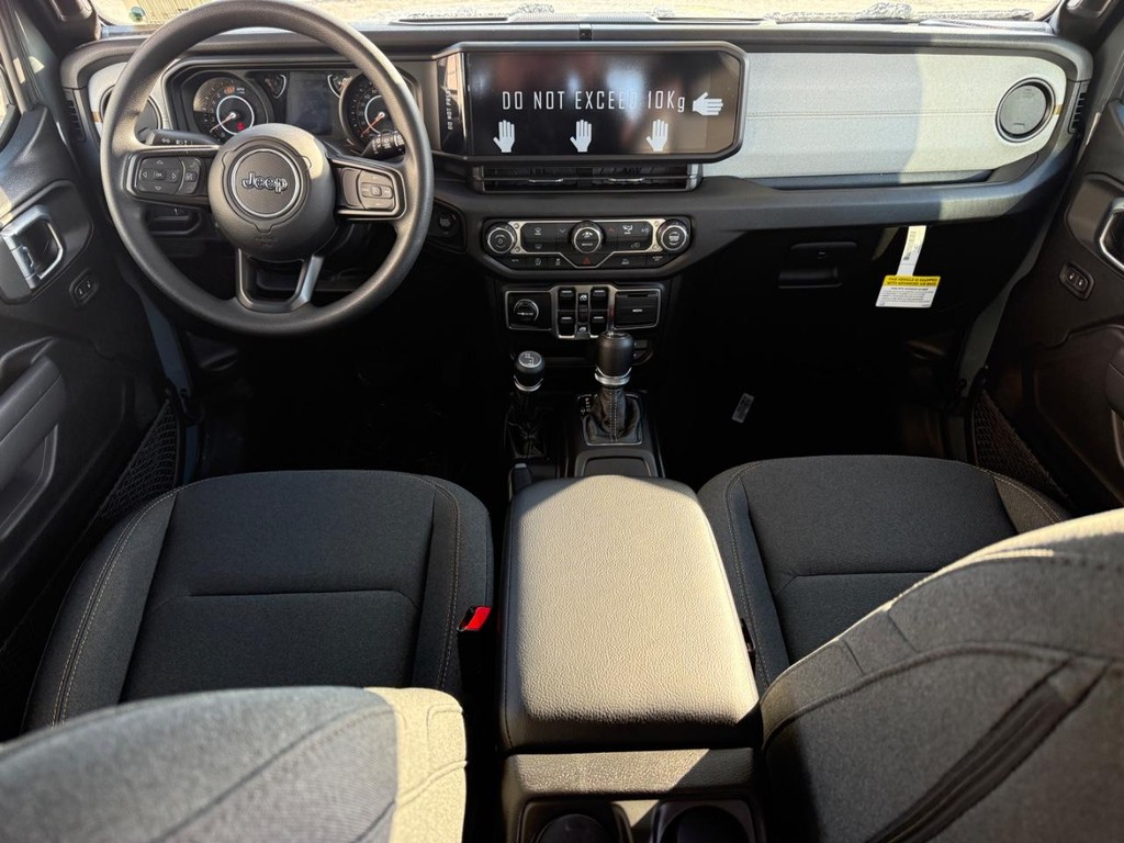 Jeep Wrangler Vehicle Full-screen Gallery Image 08