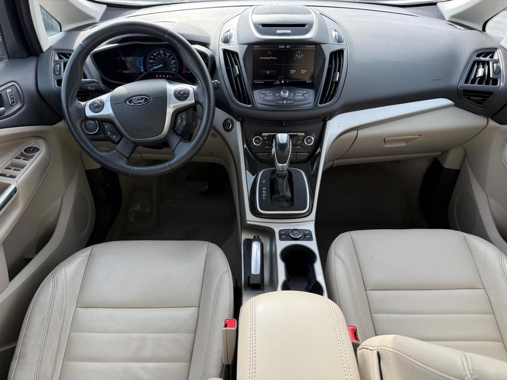 Ford C-Max Energi Vehicle Full-screen Gallery Image 08