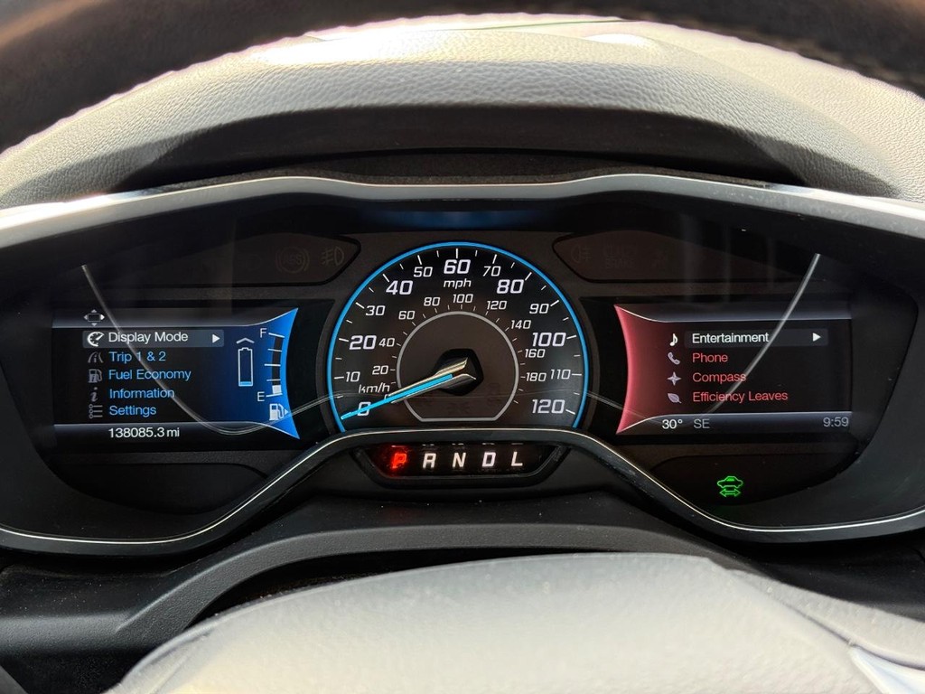 Ford C-Max Energi Vehicle Full-screen Gallery Image 17