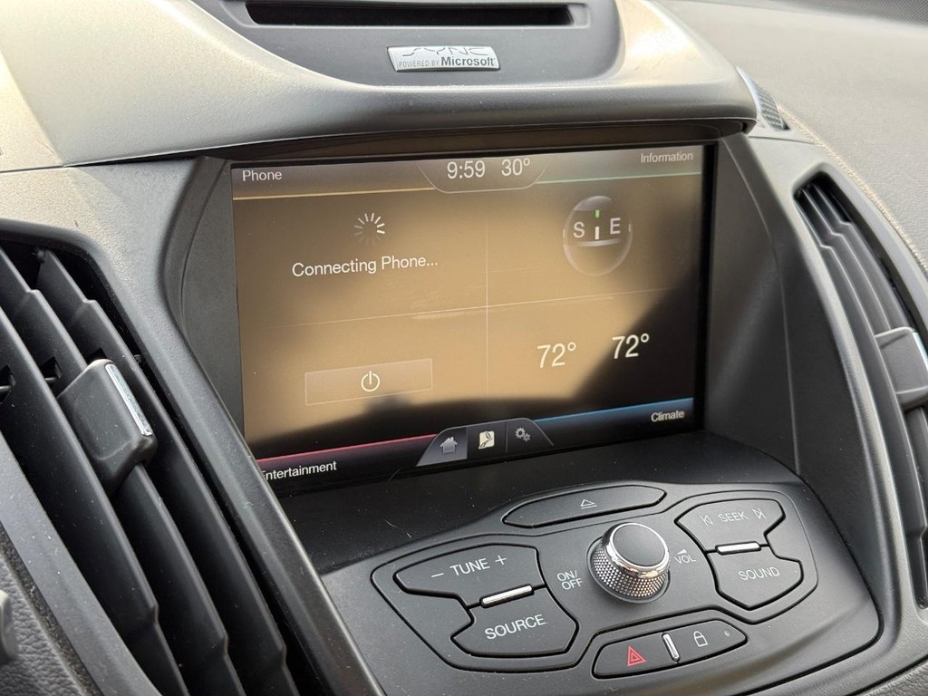 Ford C-Max Energi Vehicle Full-screen Gallery Image 18