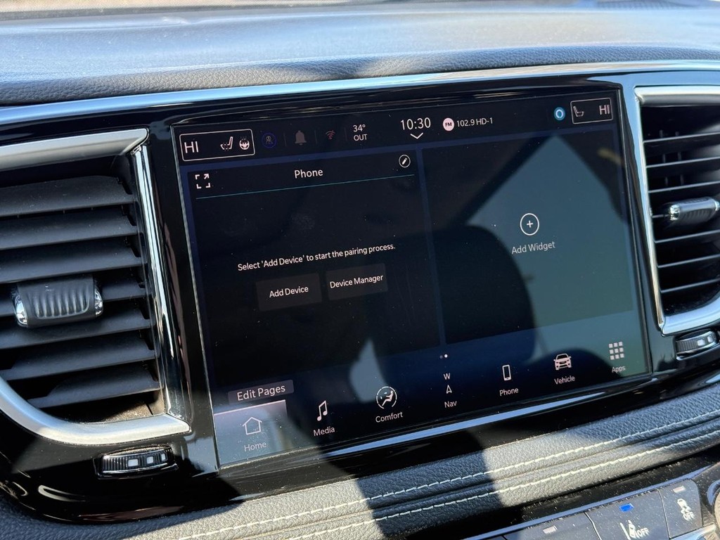 Chrysler Pacifica Vehicle Full-screen Gallery Image 19