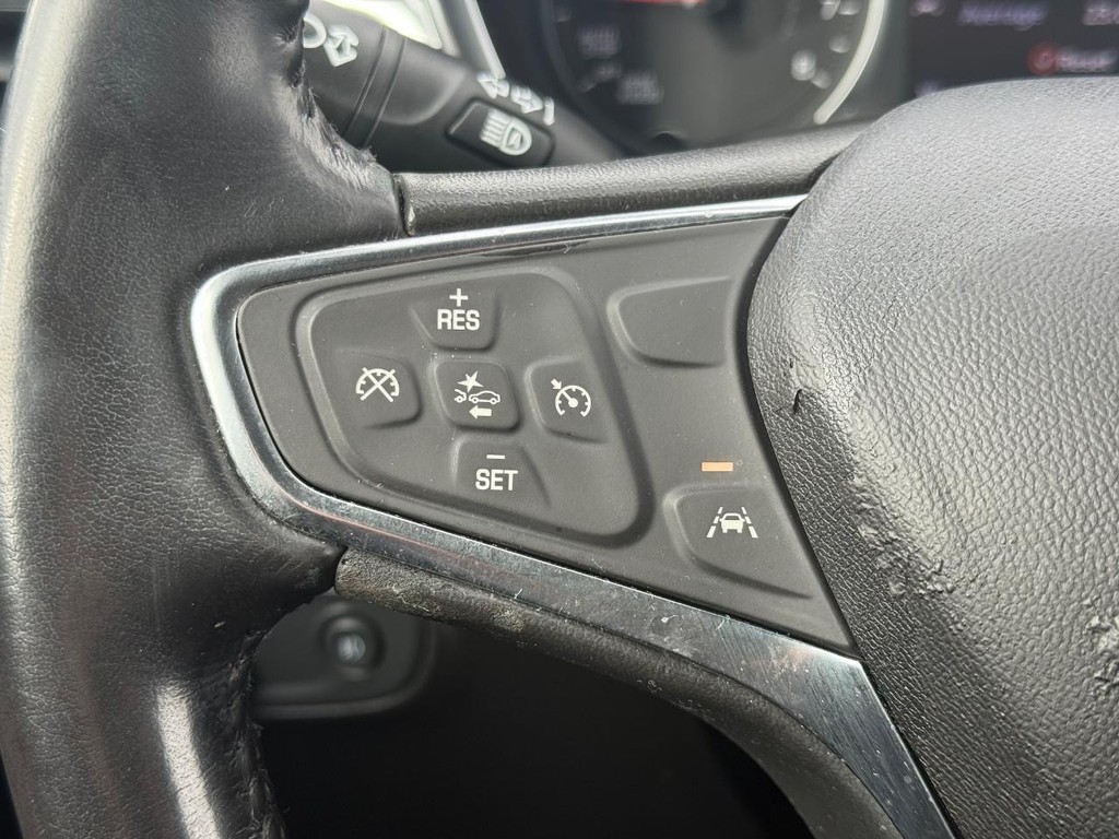 Chevrolet Equinox Vehicle Full-screen Gallery Image 11