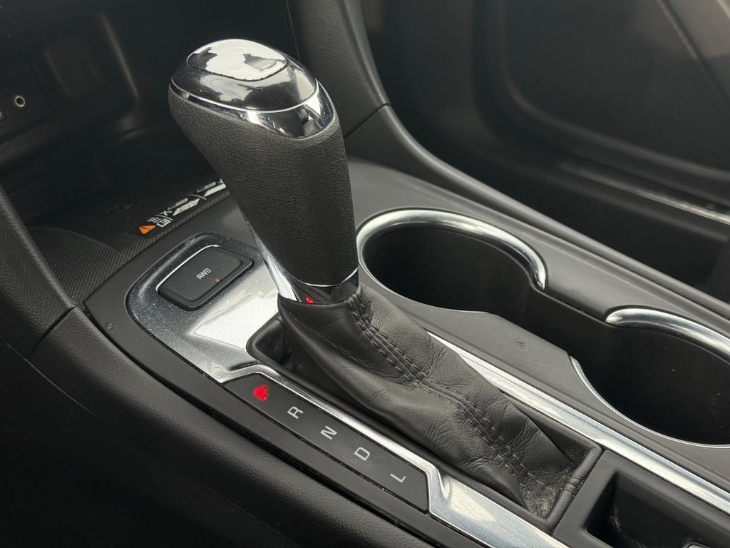 Chevrolet Equinox Vehicle Full-screen Gallery Image 17