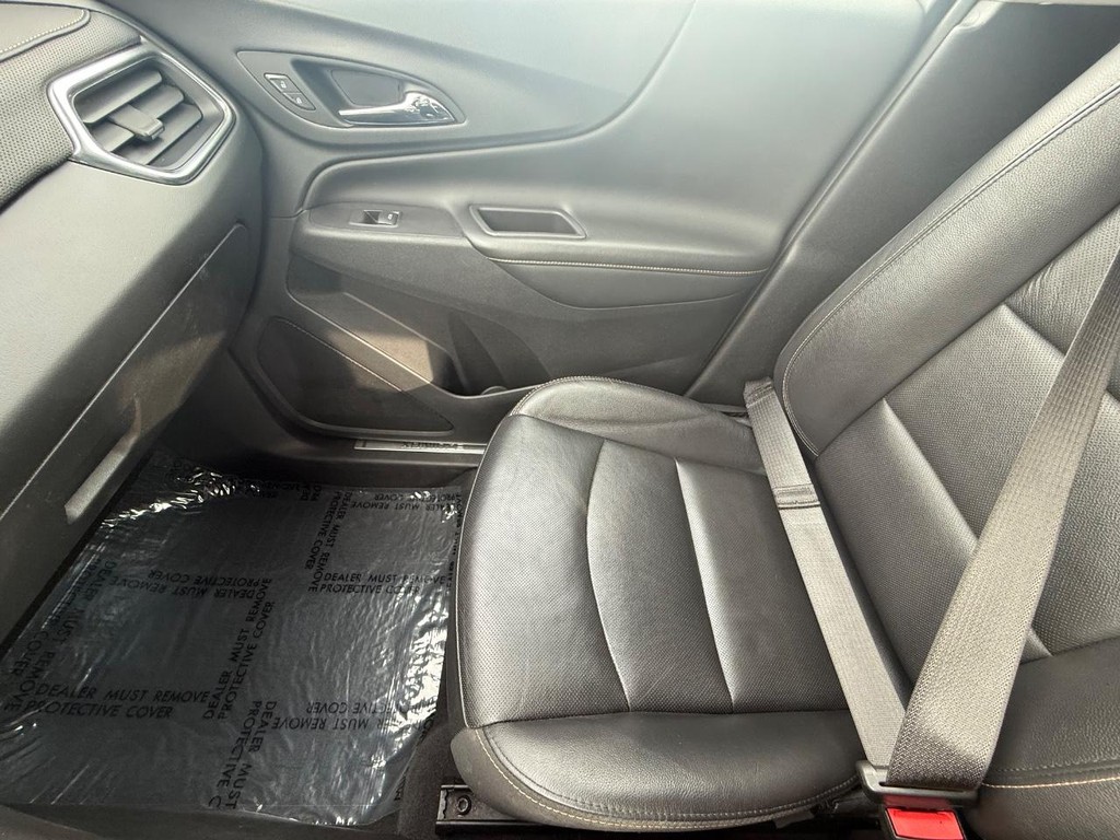 Chevrolet Equinox Vehicle Full-screen Gallery Image 18