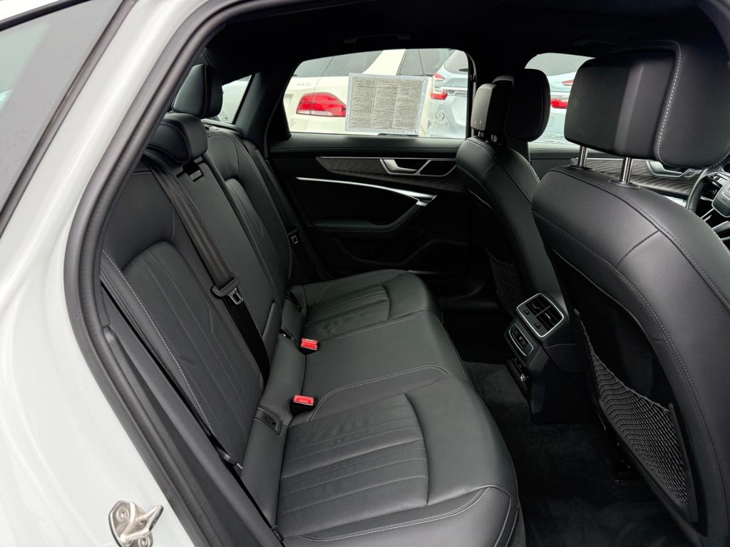 Audi A6 Sedan Vehicle Full-screen Gallery Image 07