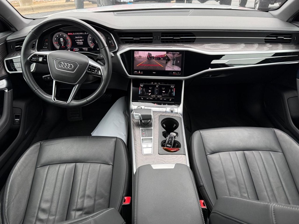 Audi A6 Sedan Vehicle Full-screen Gallery Image 08