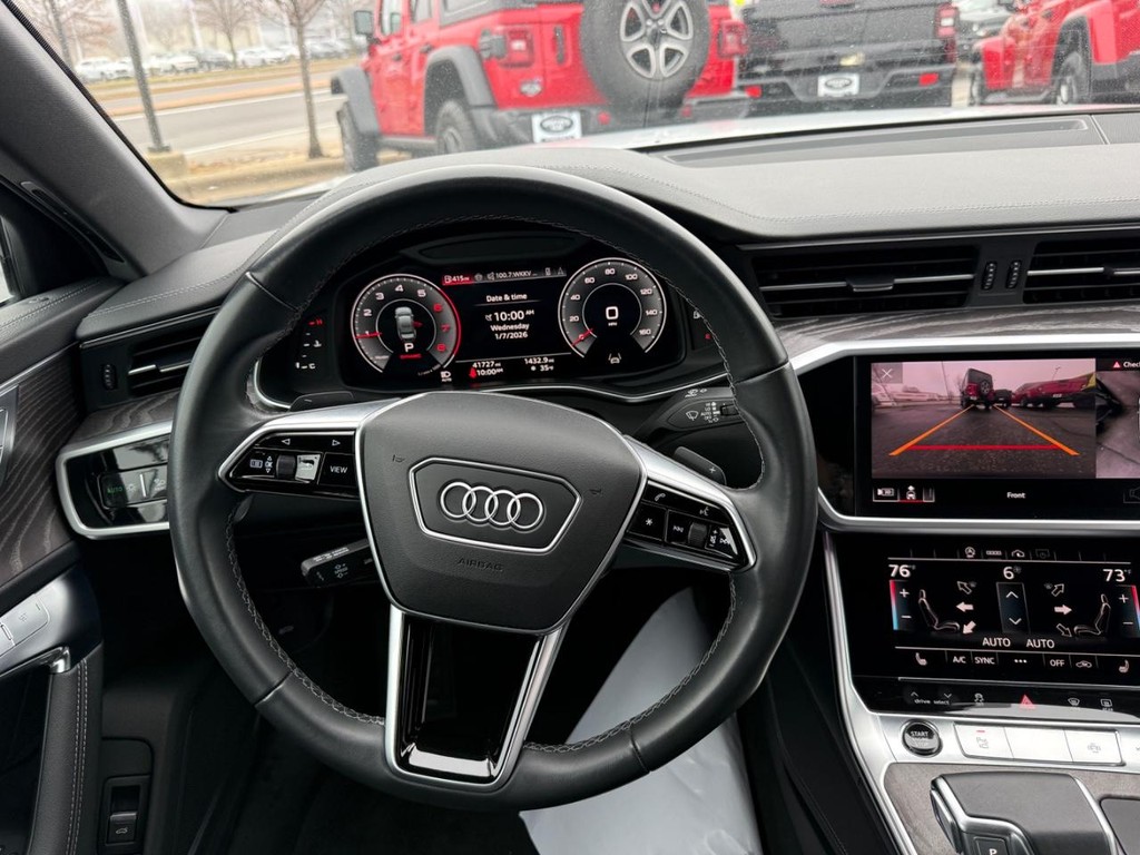 Audi A6 Sedan Vehicle Full-screen Gallery Image 09